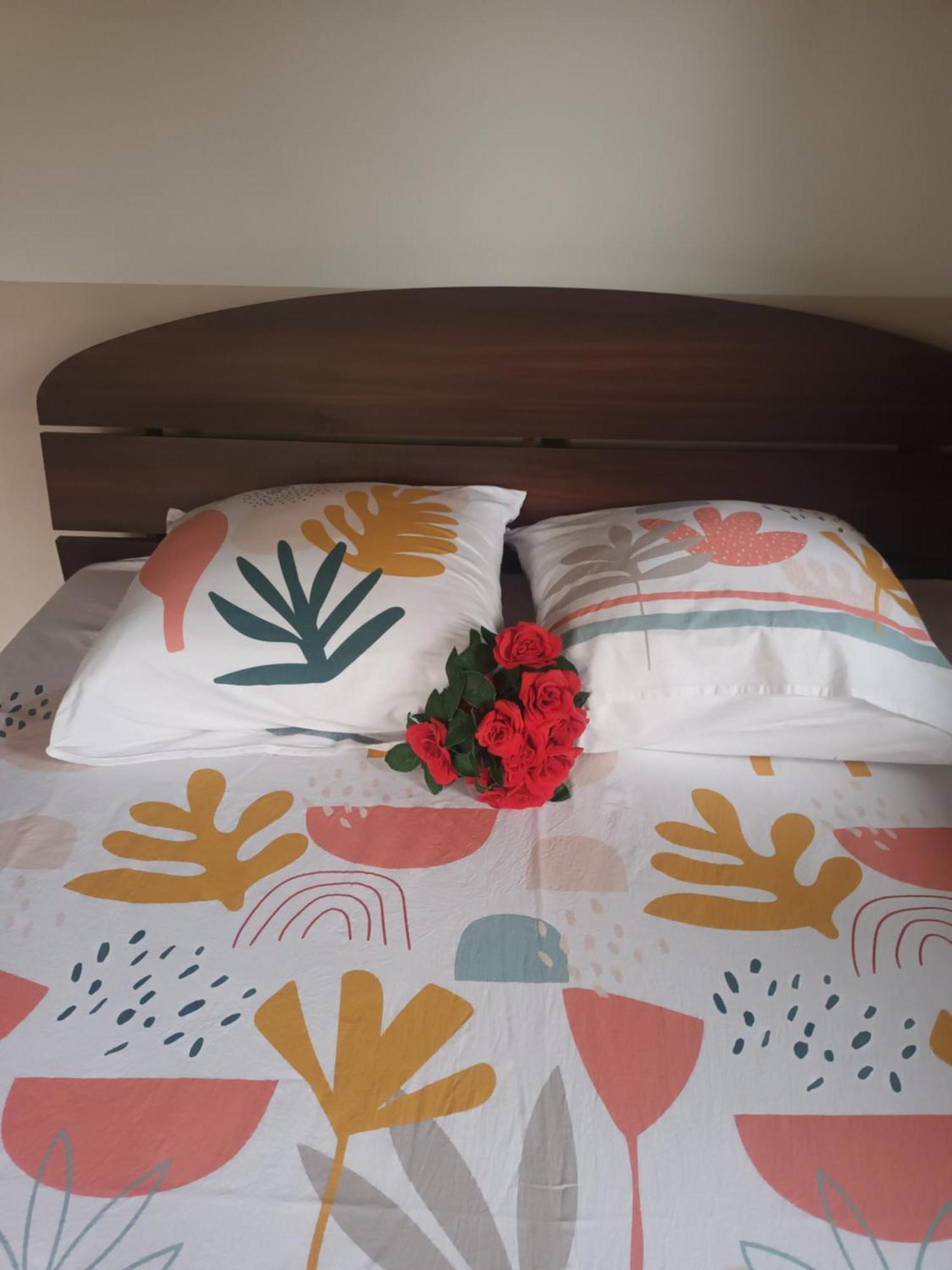 Lovely Flowers In Mount Lavinia Dehiwala-Mount Lavinia Екстериор снимка